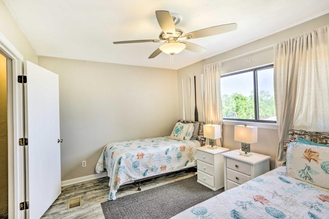 Waterfront Escape With Balcony On Shell Point Beach! Panacea Exterior photo